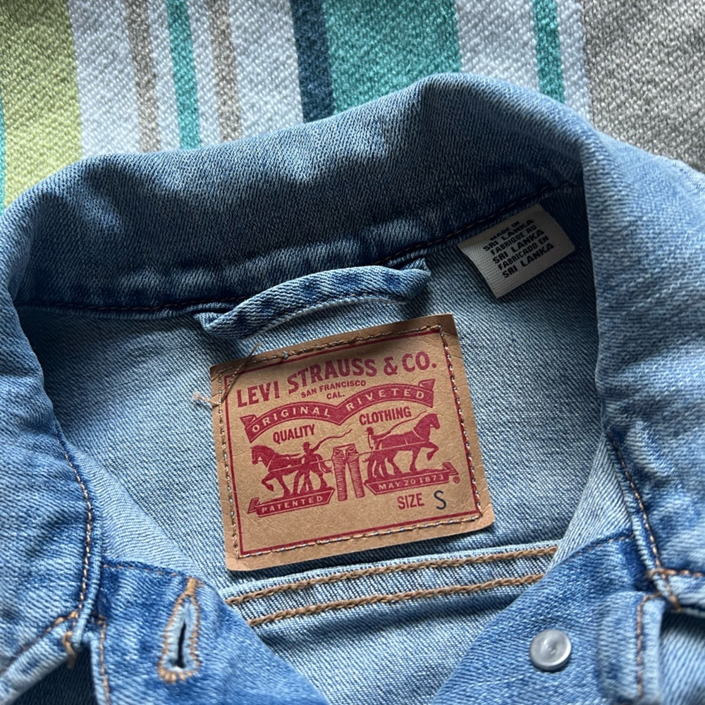 LEVIS Jean Jacket - Picture 10 of 10